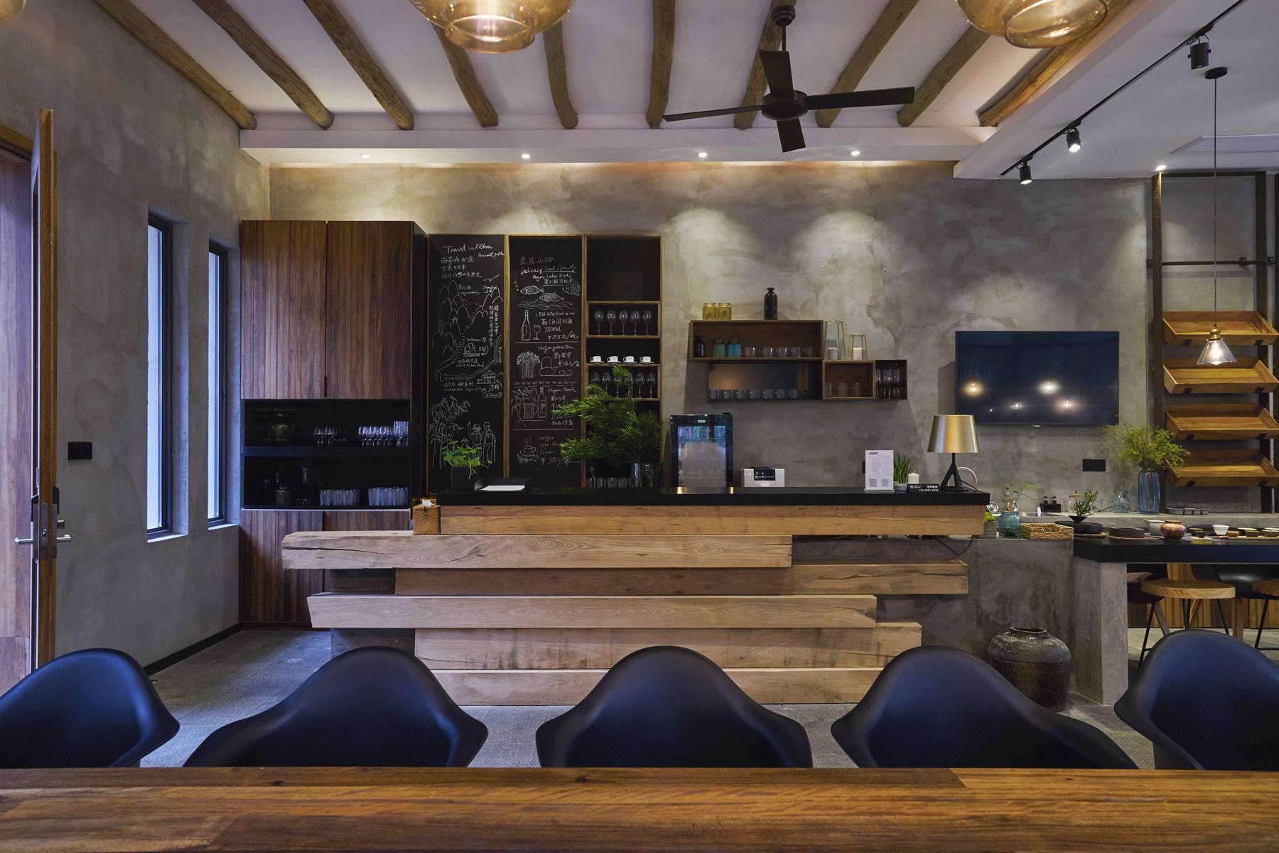 工業(yè)風民宿飲品店裝修案例(圖1) 工業(yè)風民宿飲品店裝修案例(圖1)