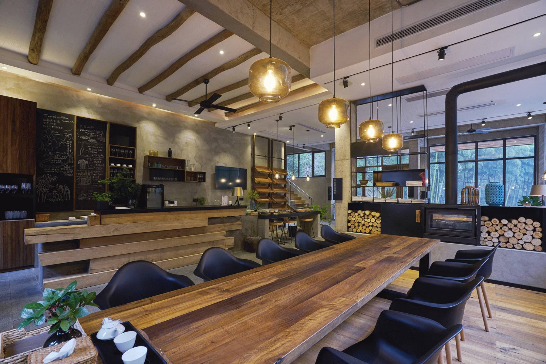 工業(yè)風民宿飲品店裝修案例(圖4) 工業(yè)風民宿飲品店裝修案例(圖4)