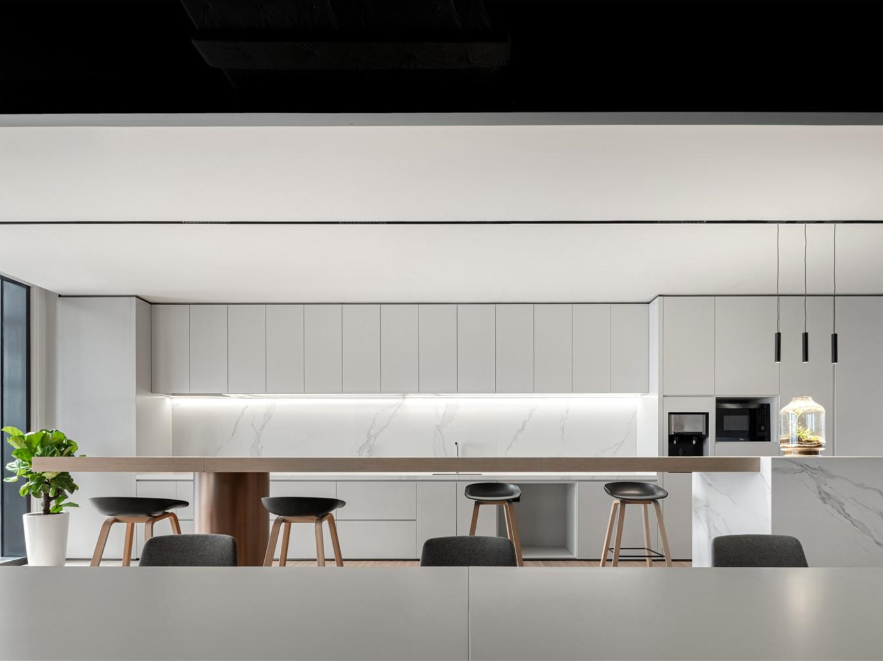 半山裝飾帶你了解---辦公樓茶水間裝修色彩搭配(圖1) 茶水間3.jpg