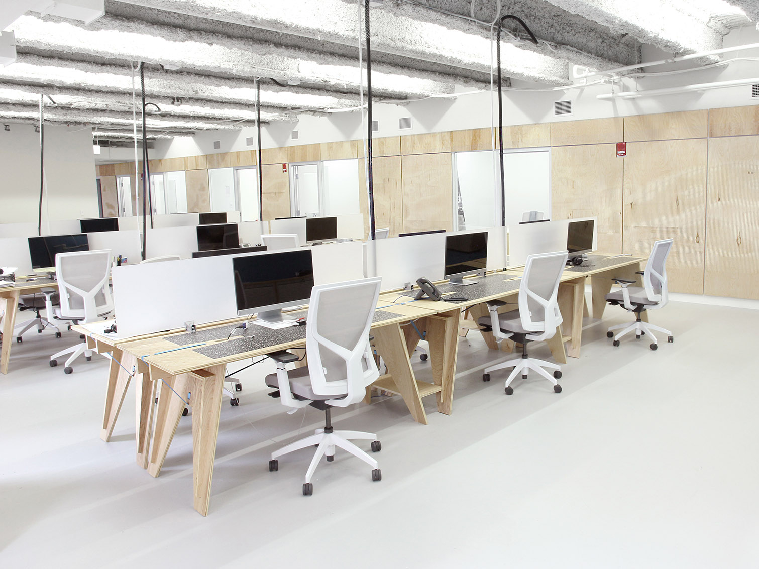 蕪湖800平方科技公司裝修項目(圖3) 國外辦公 (4) 副本.jpg