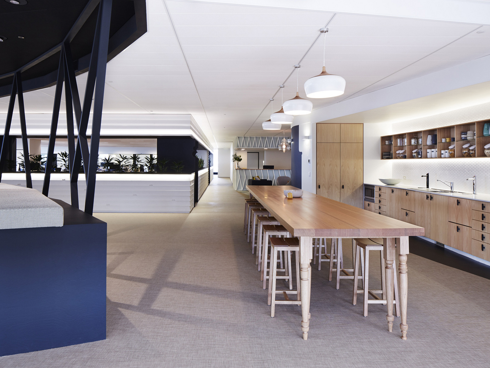 巢湖1500平方簡(jiǎn)約辦公室裝修設(shè)計(jì)案例分析(圖1) 國(guó)外辦公 (4) 副本.jpg