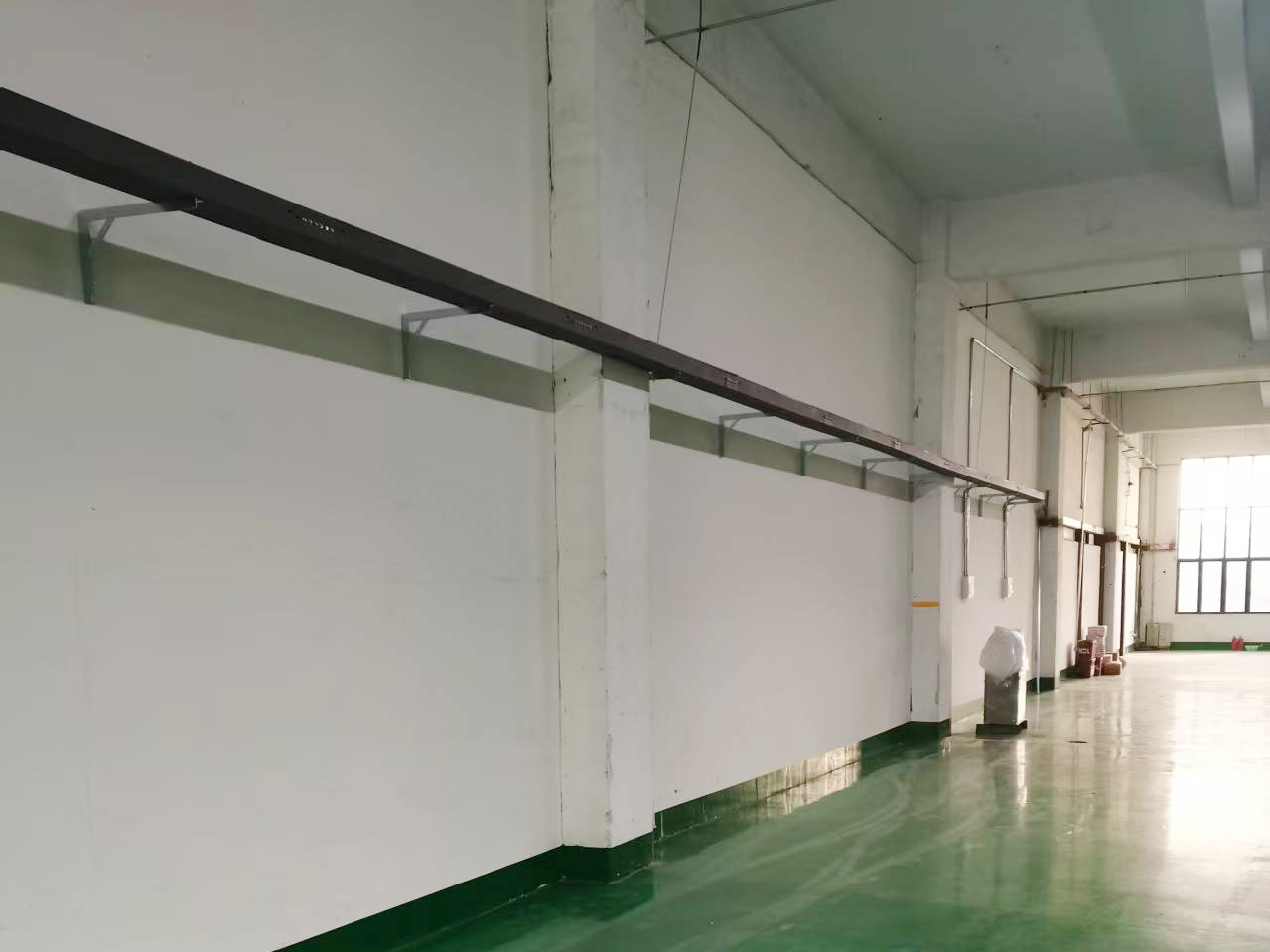 合肥徽匠機(jī)械車間廠房翻新改造項(xiàng)目案例(圖1) 橋架.jpg