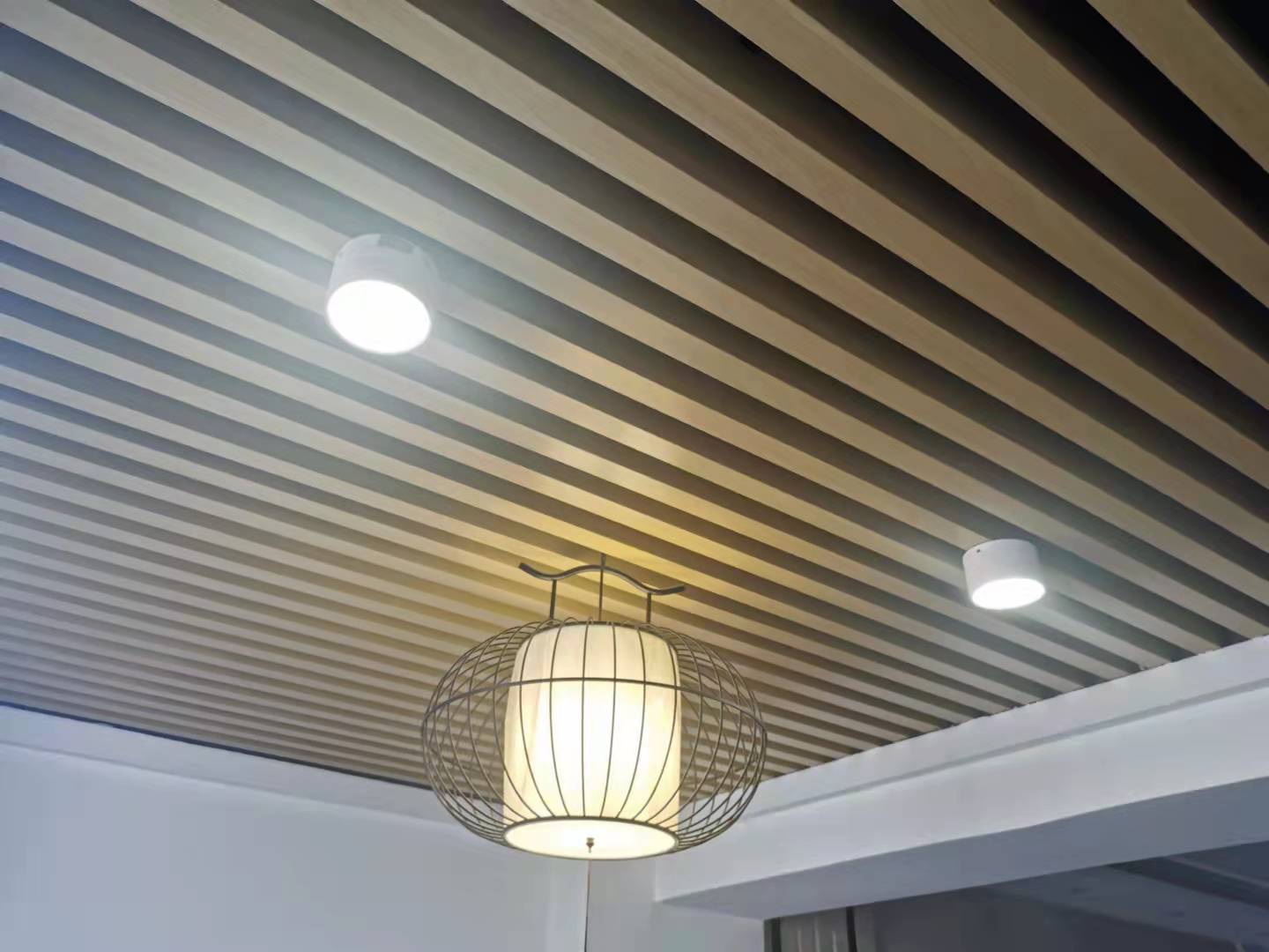 合肥裝修公司-裝修有多少種吊頂？分別的是特點(diǎn)是什么？(圖1)